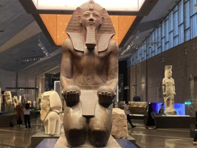 Égypte : le Grand Musée égyptien dévoile son espace pharaonique